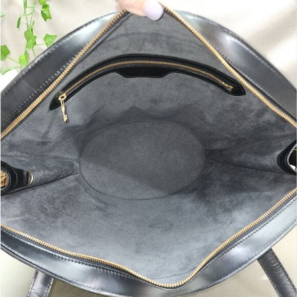 Authentic Louis Vuitton Epi St Jacques Tote W/ Matching Change Pouch & Dust Bag - Picture 11 of 17